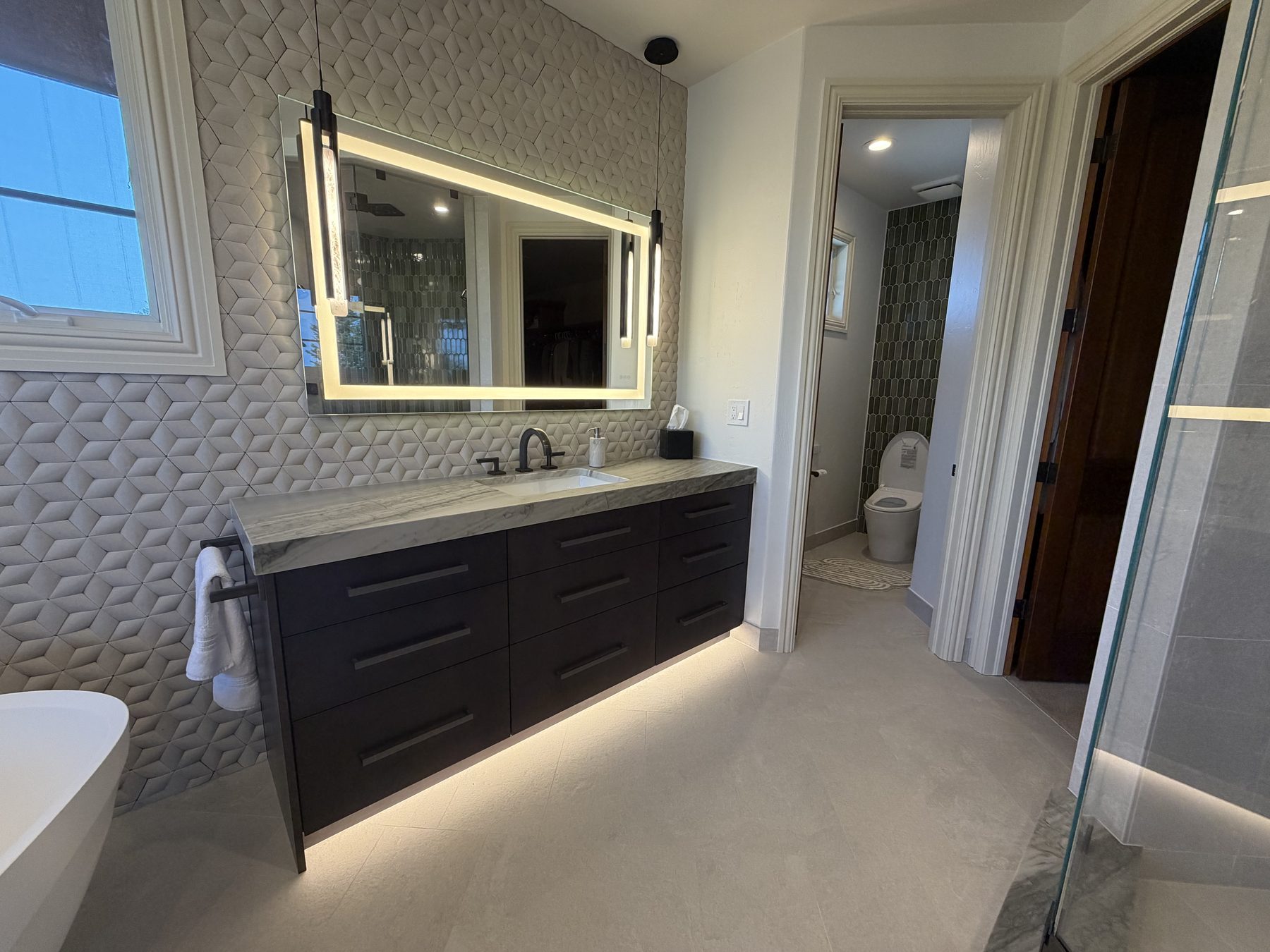 The White Hawk Primary Bath — project image 15