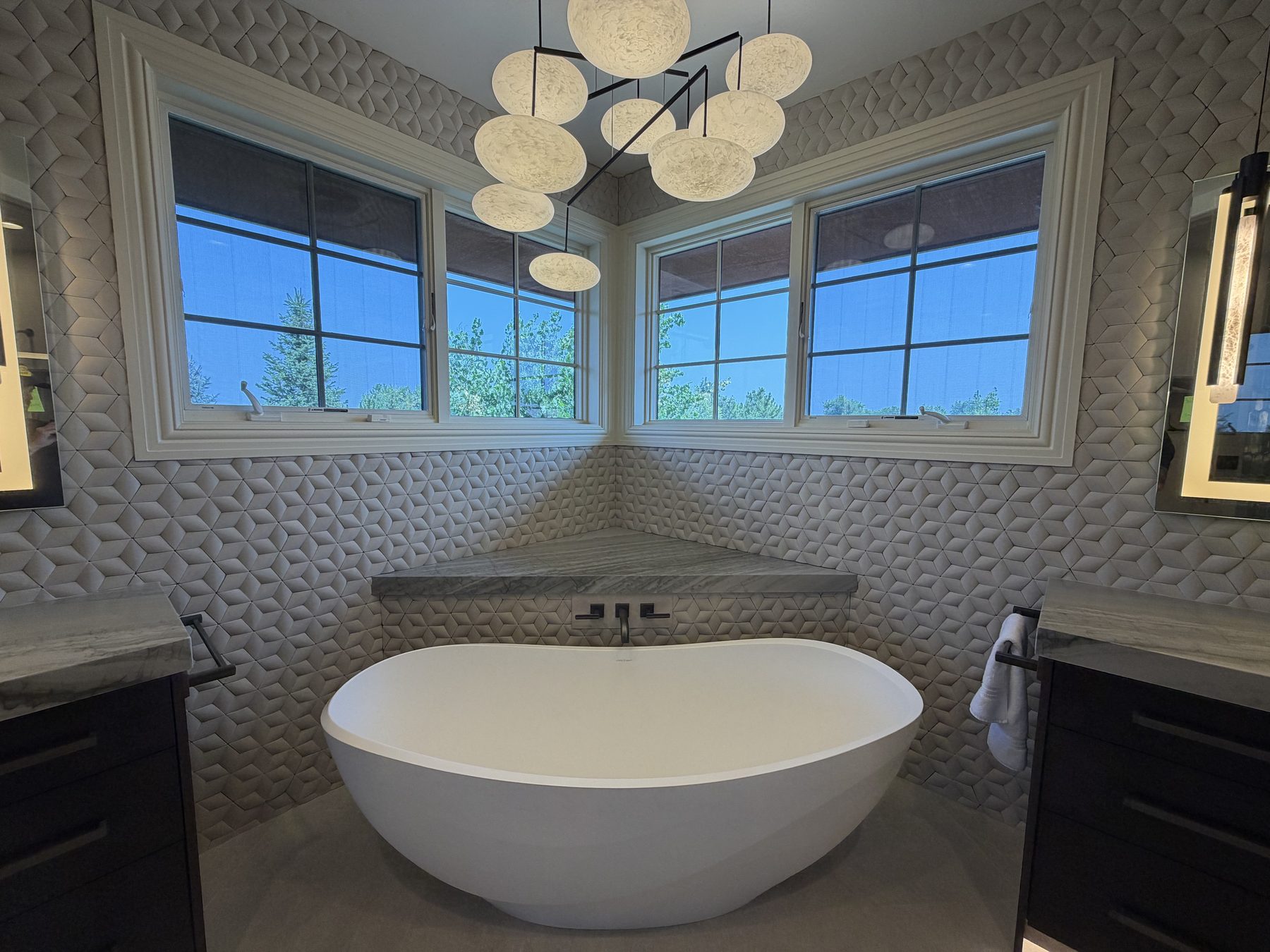 The White Hawk Primary Bath — project image 16